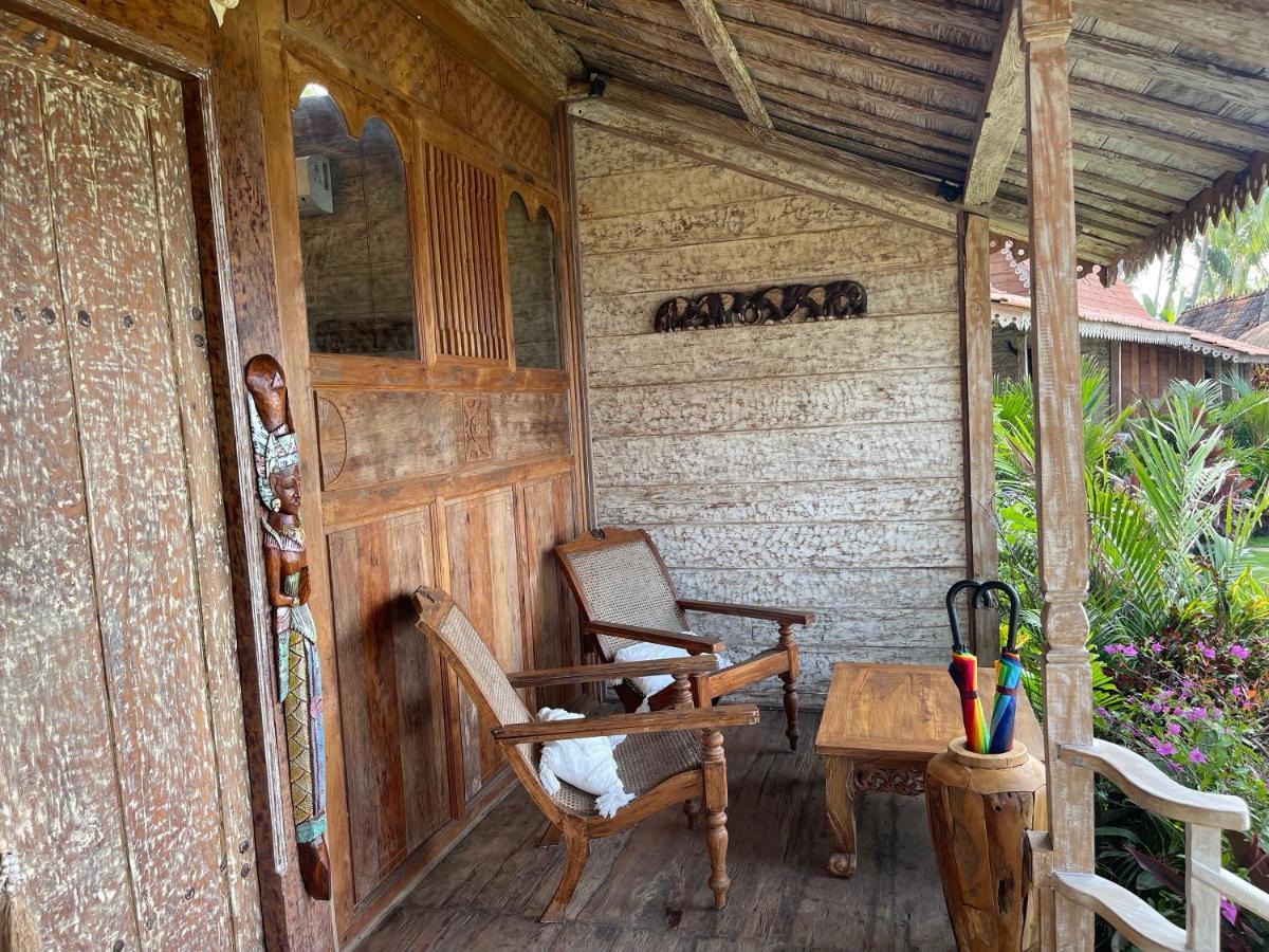 Louka Beach Bali Tianyar Luaran gambar